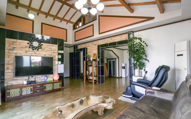 Seogwipo White Castle Pension