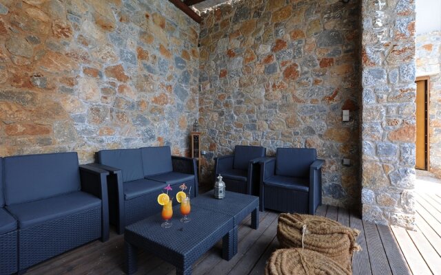 Villa Nefeli - Six Bedroom Villa