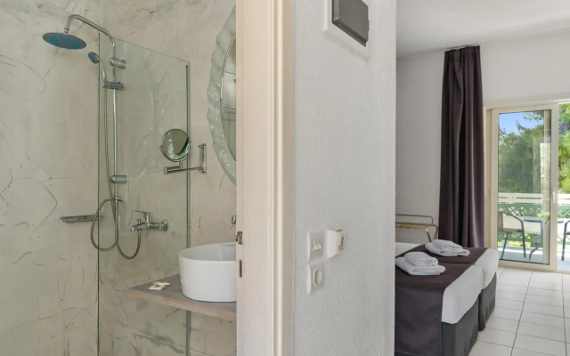 Palmariva Beach Hotel