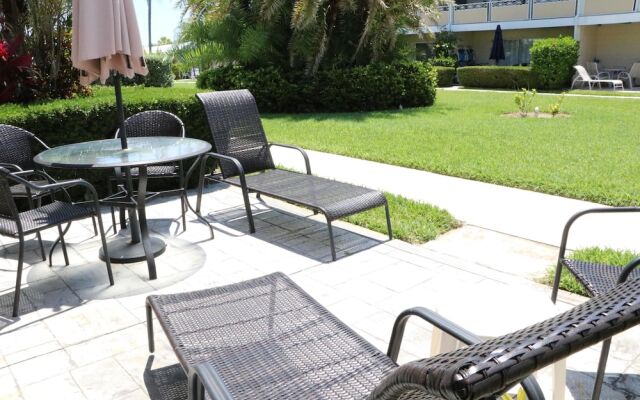 Jamaica Royale 002 - 1 Br Condo