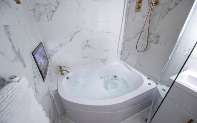 Manhattan Luxury Suites