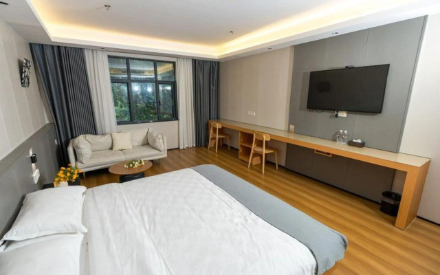 F City Hotel