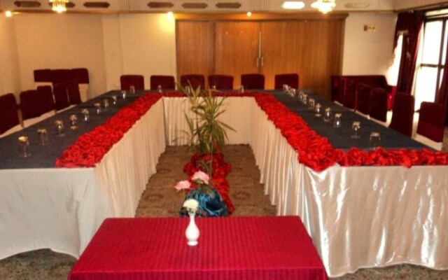 Dreamland Hotel