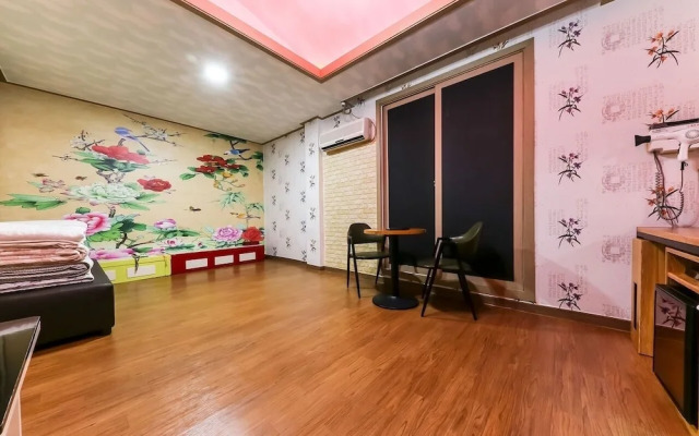 Seocheon Taxi Hotel