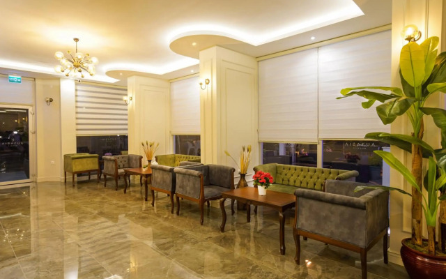 Aurasia SeaSide Hotel
