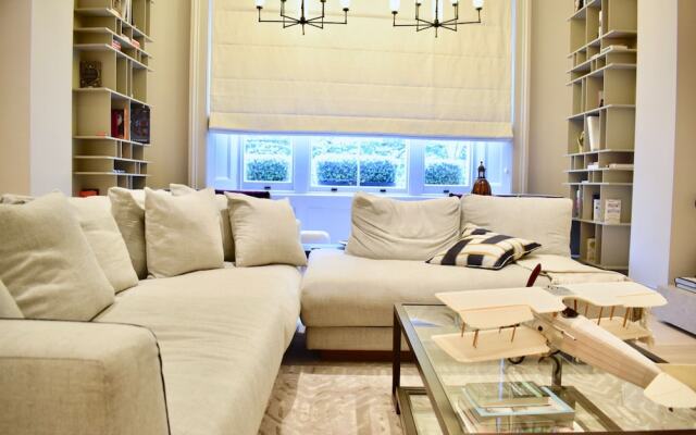 Bright Spacious 3 Bedroom Home in Chelsea