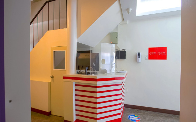 OYO 793 Dg Budget Hotel