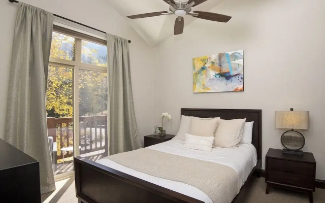 Timberfalls 1905 3 Bedroom Condo by RedAwning