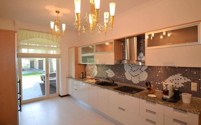 M.S. Kuznetsov Apartments Luxury Villa