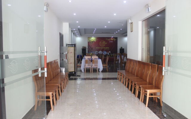 Hoa Binh Hotel By Zuzu