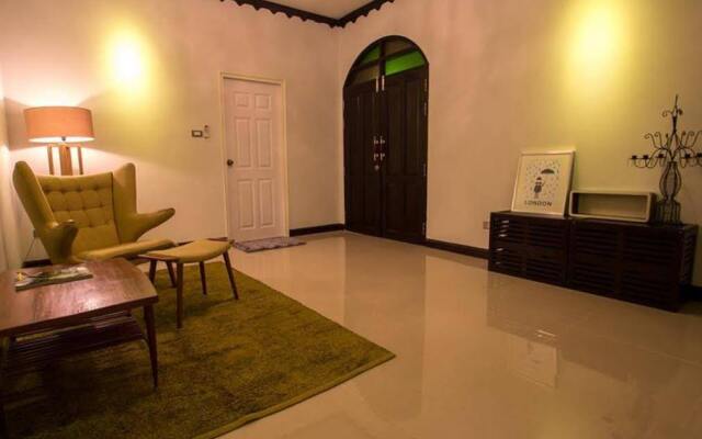 Pitbull Hotel