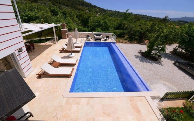 Villa Bugra by Akdenizvillam