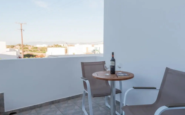 Naousa Central House Paros