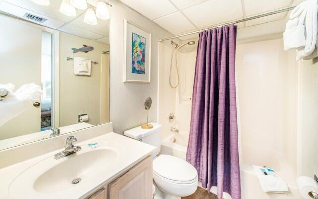 Leeward 308 at Edgewater