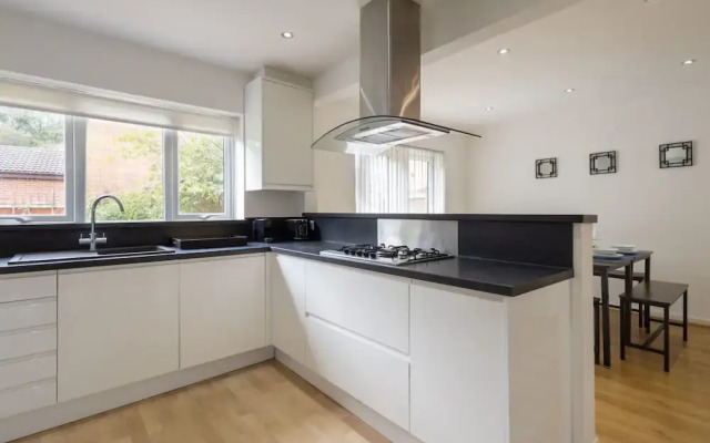 Host Stay Lingwood Park