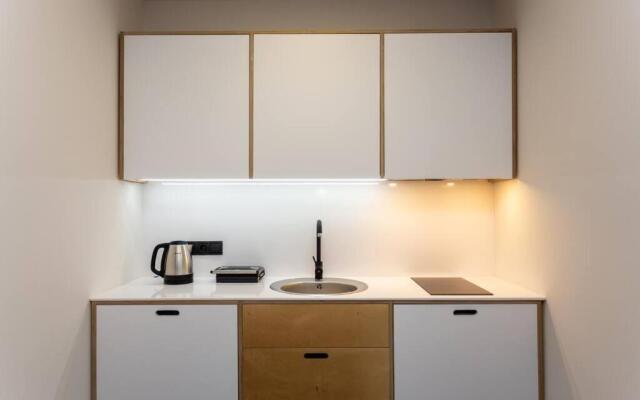 Bright Cozy Apartment For 4