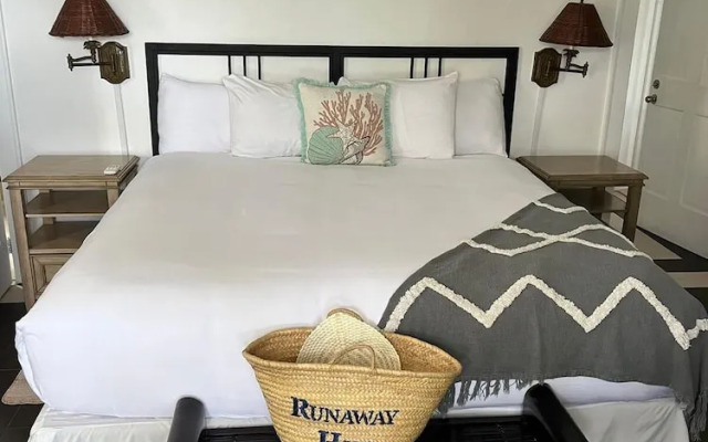 Runaway Hill Inn