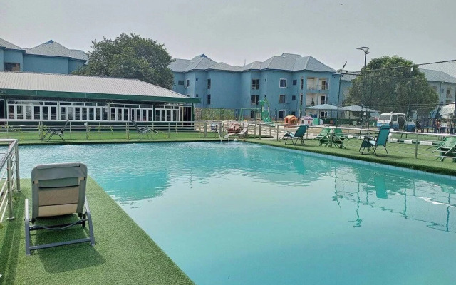 Heroes Luxury Apartments and Suites