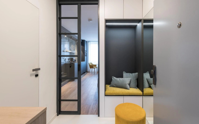 Fully renovated stylish duplex in a convenient location