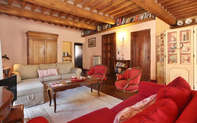 Delfina by Vacation in Lucca