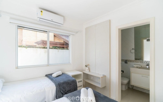 4B House w Pool in Jurere Internacional Mer0671