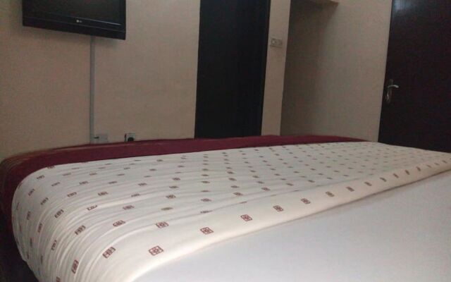 Roneks Royal Hotel & Suites