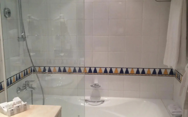 Regency Tunis Hotel