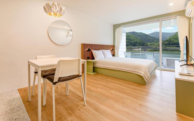 Gapyeong Rowa Riverview Pension