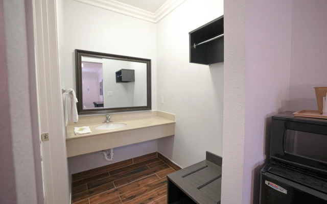 Motel 6 Tustin, CA – Orange County