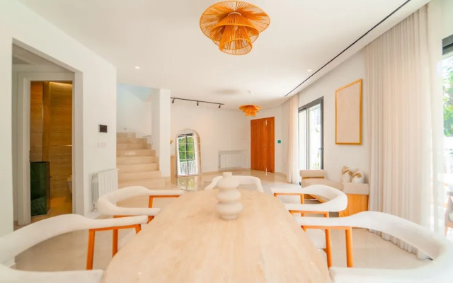 Villa Malaga Luxury for 10 in Central Marsa