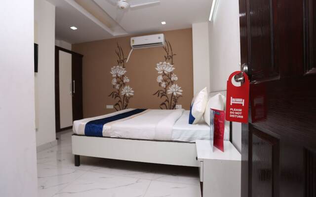 OYO 10008 Hotel Golden Tree