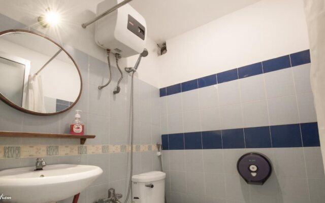 Mojzo Dorm - Hostel