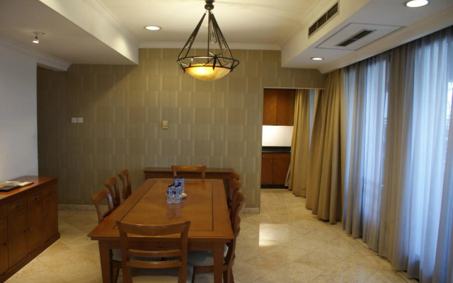 Grand Tropic Suites Hotel