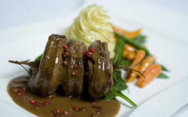 Kingswood Golf & Country Club