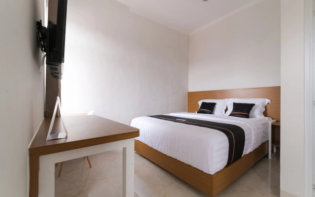 Super OYO Collection O 90023 Damar Kusumo Guest House