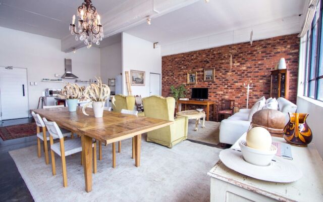 12 Decades Art Hotel