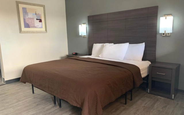 Crescent Park Motel & Suites