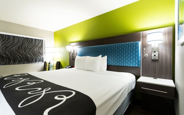Marina Bay Inn & Suites