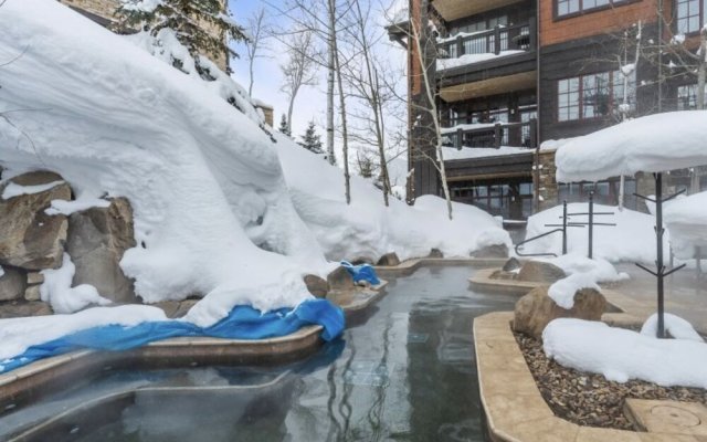 401 Empire Pass Ski-in/ski-out Escape! Luxury At Deer Valley Mountains! 3 Bedroom Condo by RedAwning