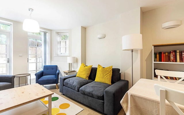 Charming and Modernised Edwardian Flat