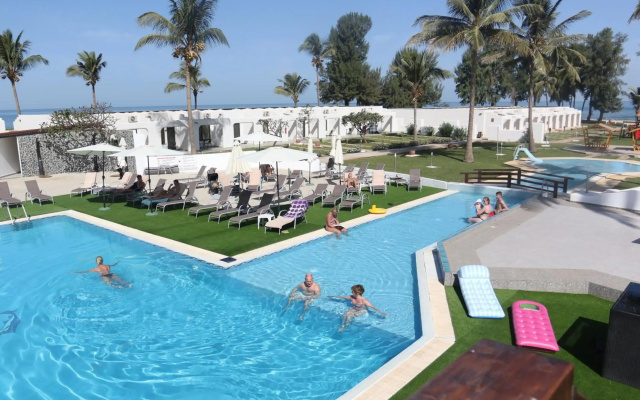 Sunbeach Hotel and Resort