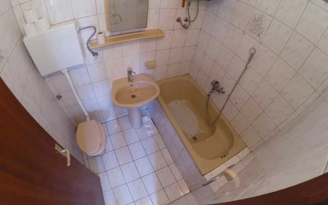 Star - With Swimming Pool - A3 Ruzmarin