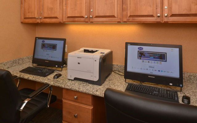 Hampton Inn & Suites Bakersfield North-Airport