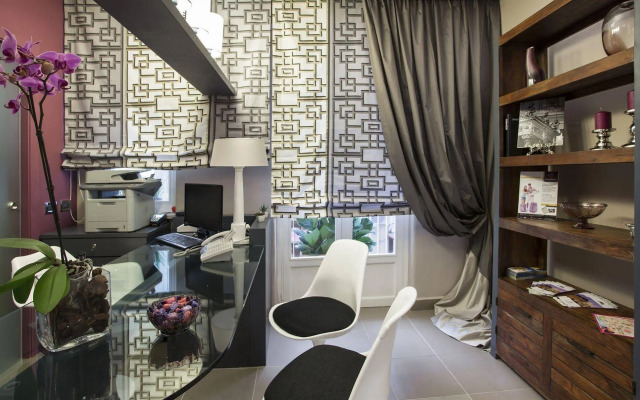 Smart Hotel Gallery House