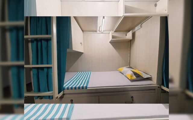 Abuzz Oxfordcaps CCC Chandigarh - Hostel