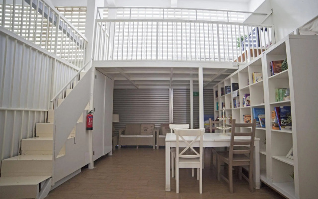Blanc Inn