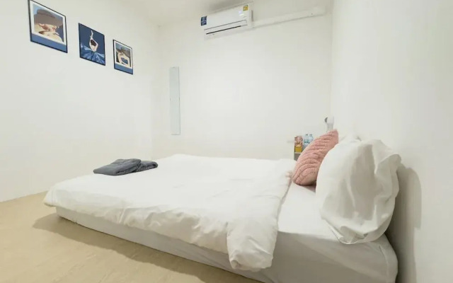 Transit Donmueang Airport Hostel