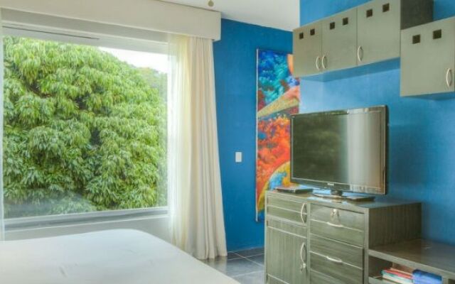 Villa Azalea Inn & Organic Farm