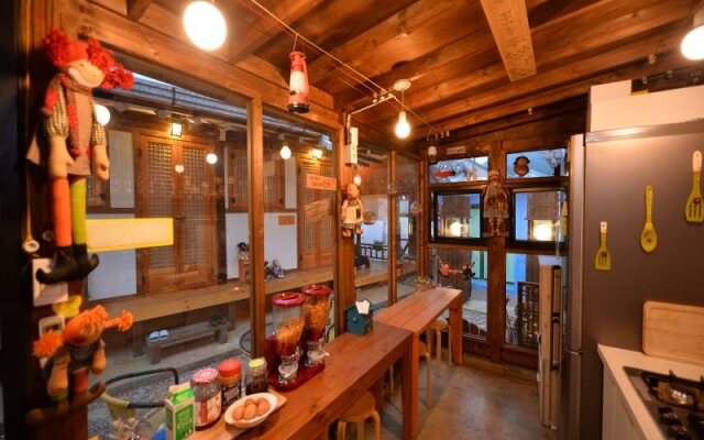 Jeonju Golmokgil Guesthouse