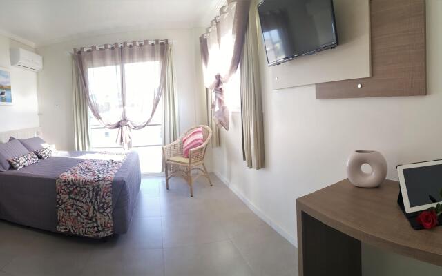 Bomar Residence